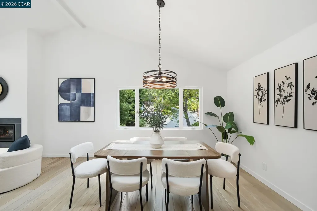 9 Easton Court Orinda CA 94563