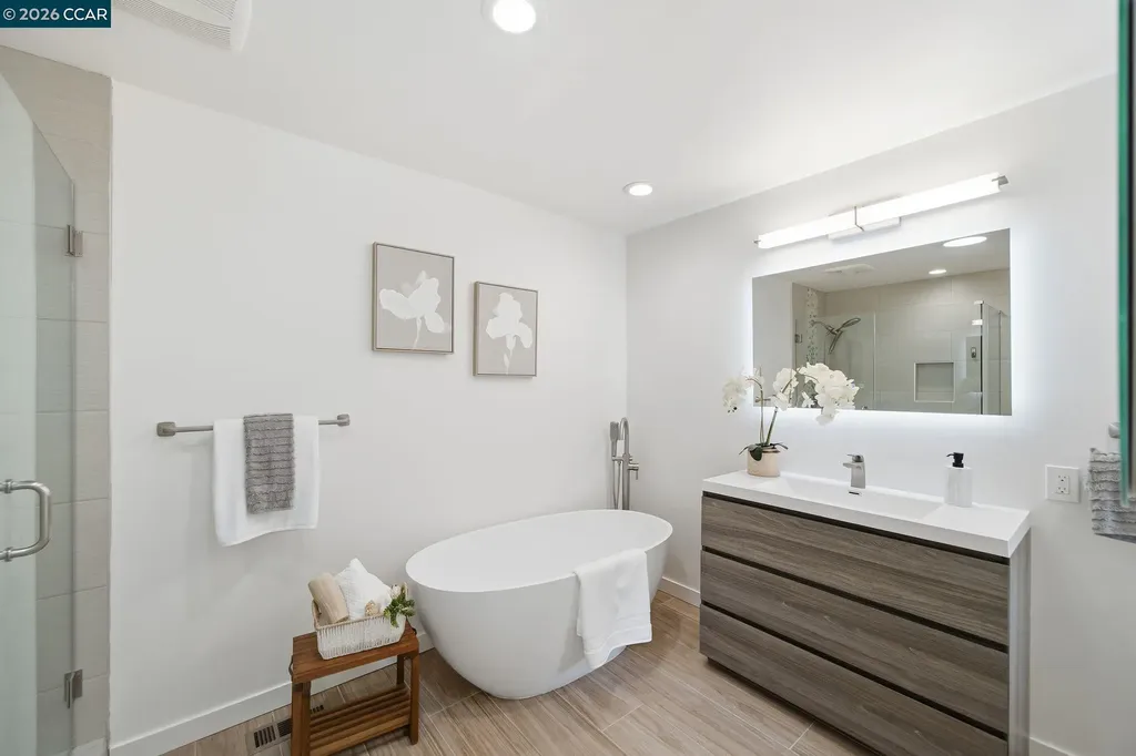 9 Easton Court Orinda CA 94563