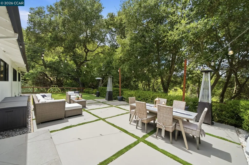 9 Easton Court Orinda CA 94563