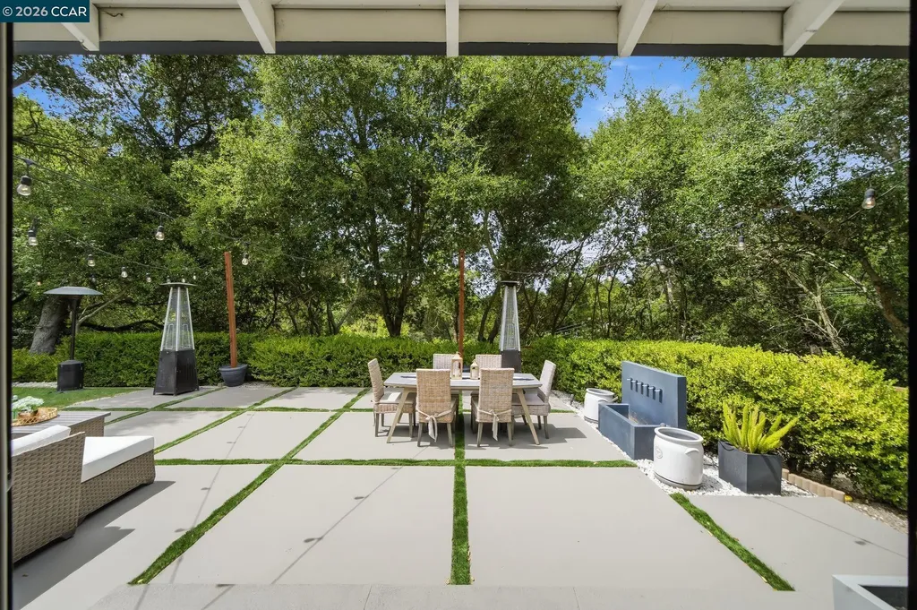 9 Easton Court Orinda CA 94563