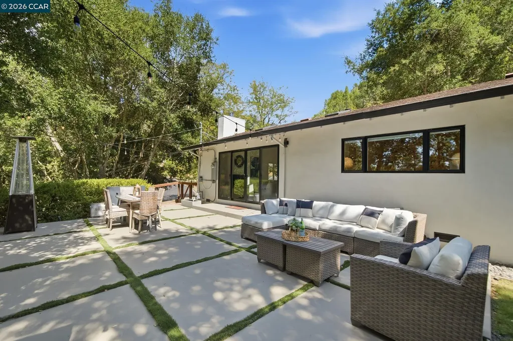 9 Easton Court Orinda CA 94563