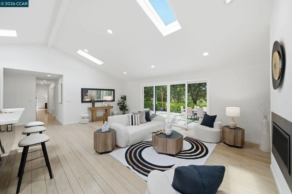 9 Easton Court Orinda CA 94563
