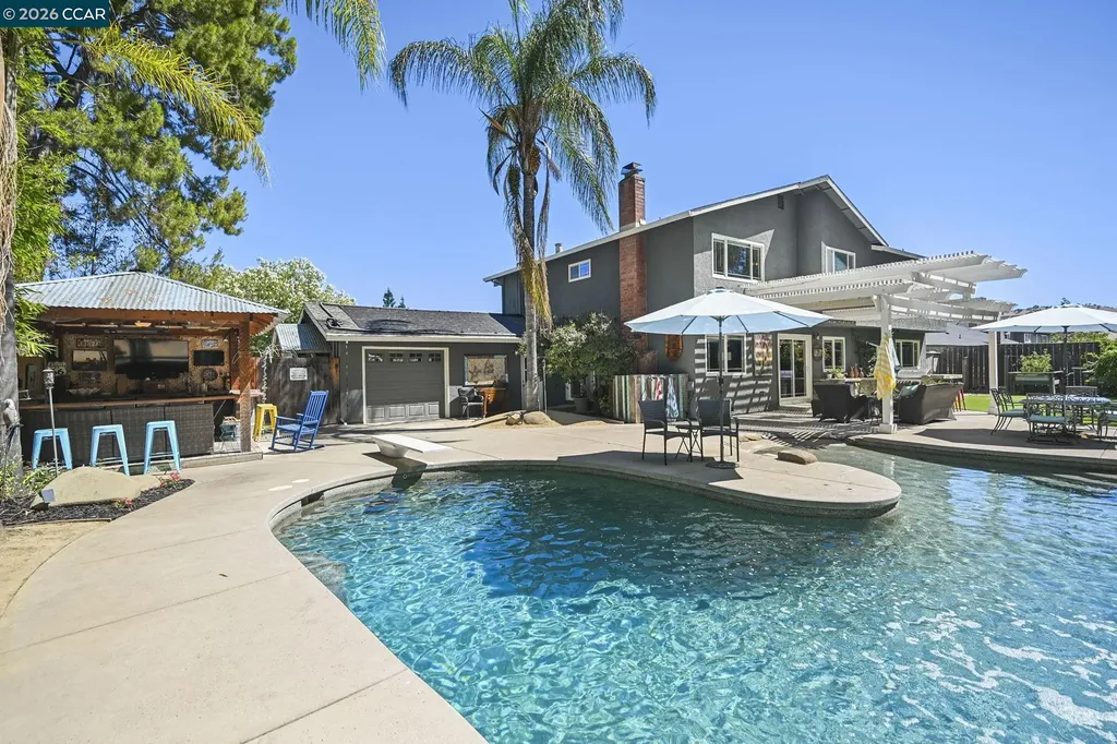 139 Mt Everest Court Clayton CA 94517