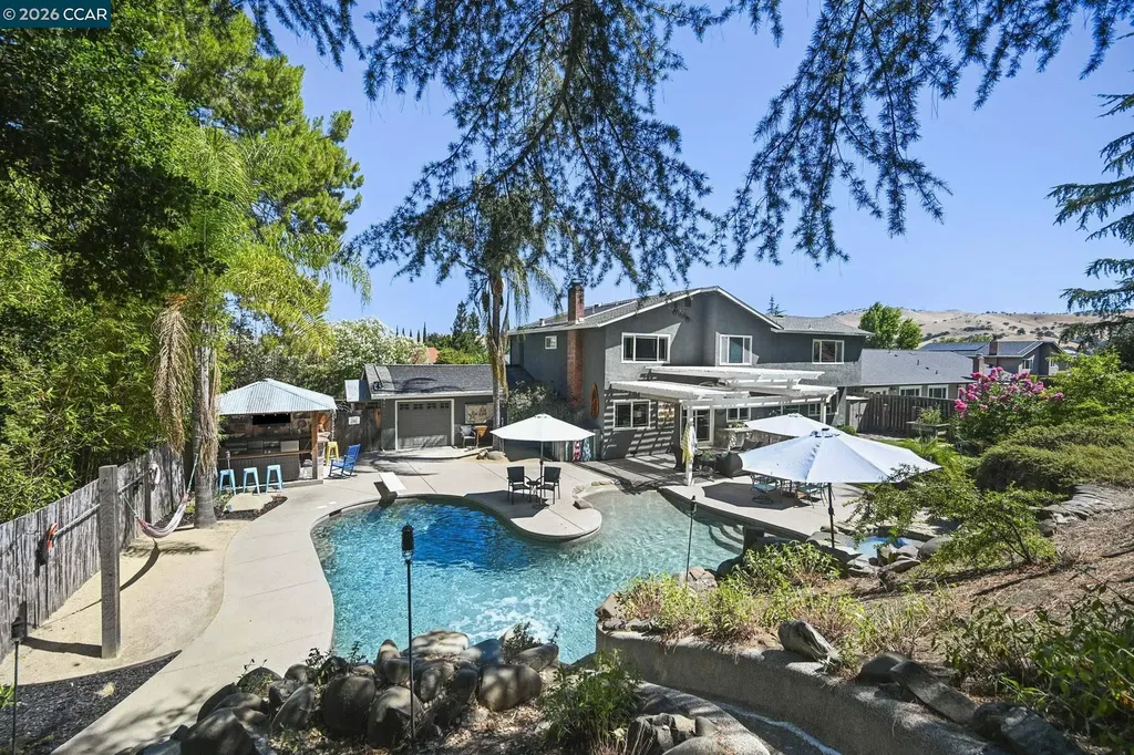 139 Mt Everest Court Clayton CA 94517