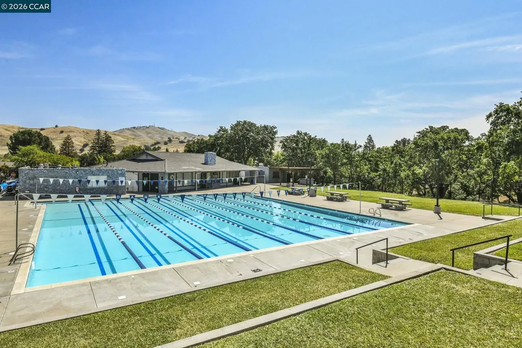 139 Mt Everest Court Clayton CA 94517