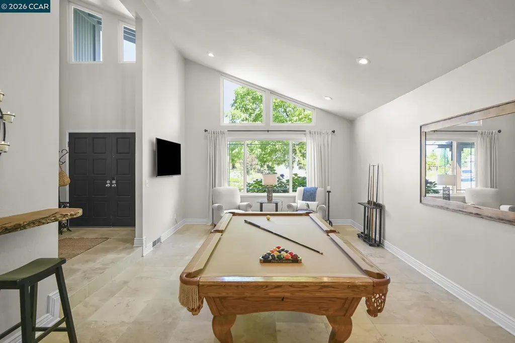 139 Mt Everest Court Clayton CA 94517