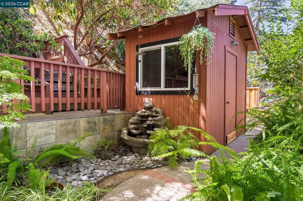 4050 Saint Marys Street Martinez CA 94553