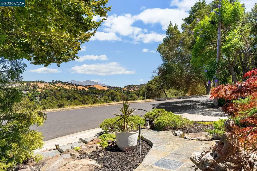4050 Saint Marys Street Martinez CA 94553
