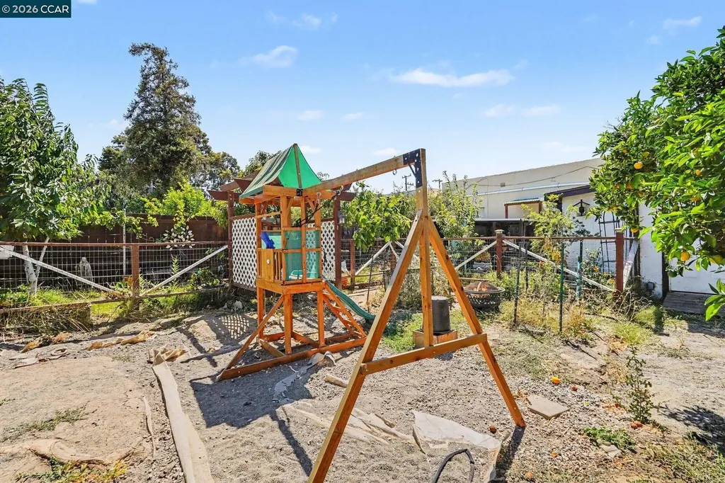 1110 Laurel Avenue Pittsburg CA 94565