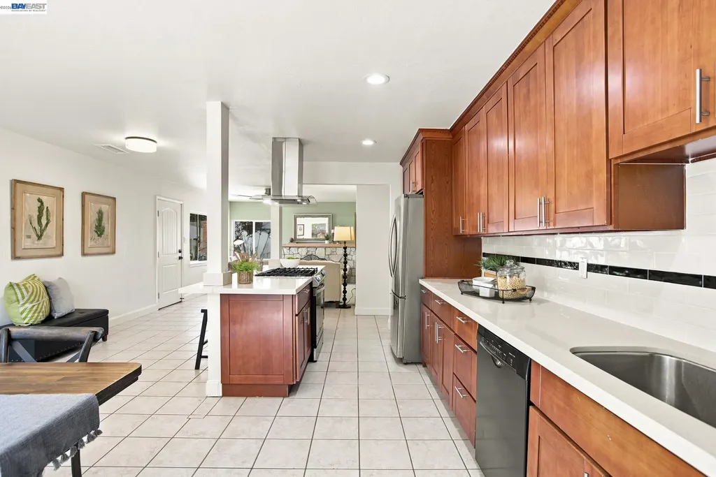 54 Lakeview Drive Bay Point CA 94565