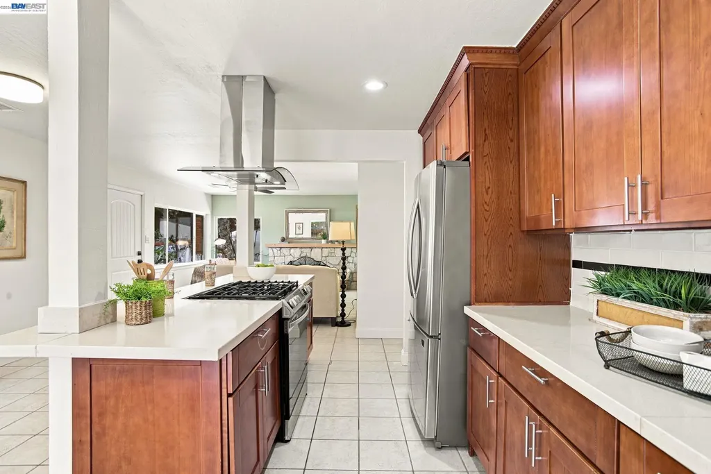 54 Lakeview Drive Bay Point CA 94565