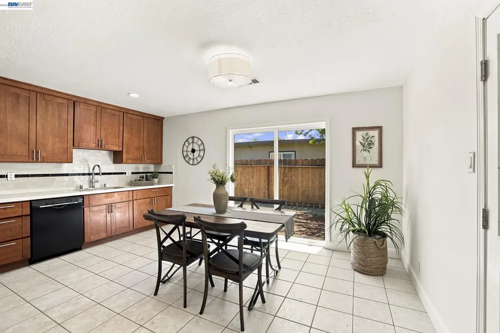 54 Lakeview Drive Bay Point CA 94565