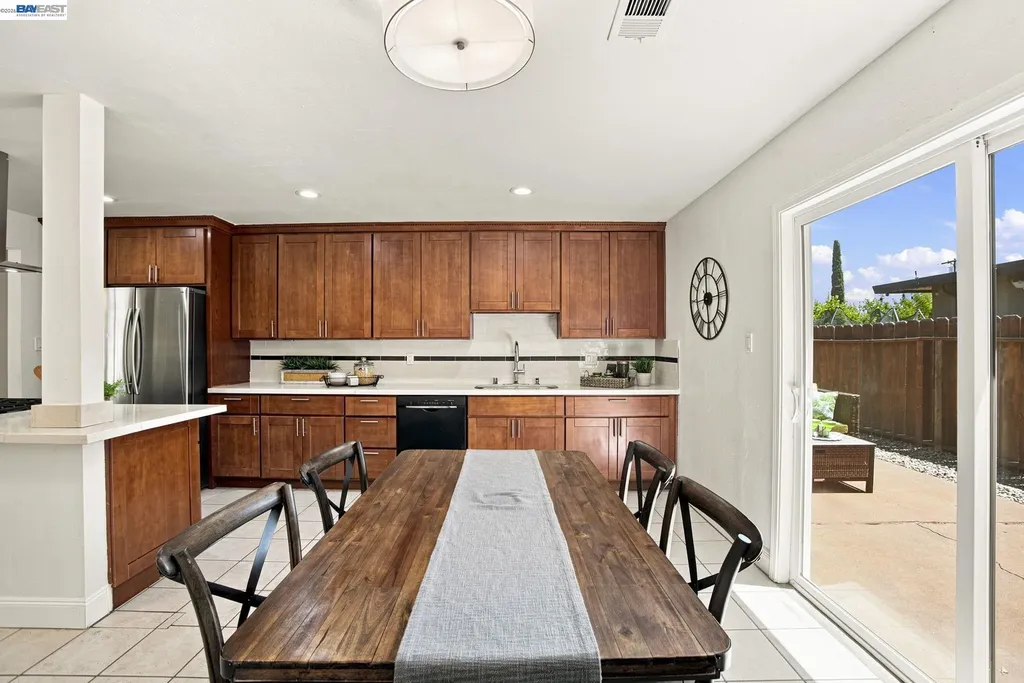 54 Lakeview Drive Bay Point CA 94565
