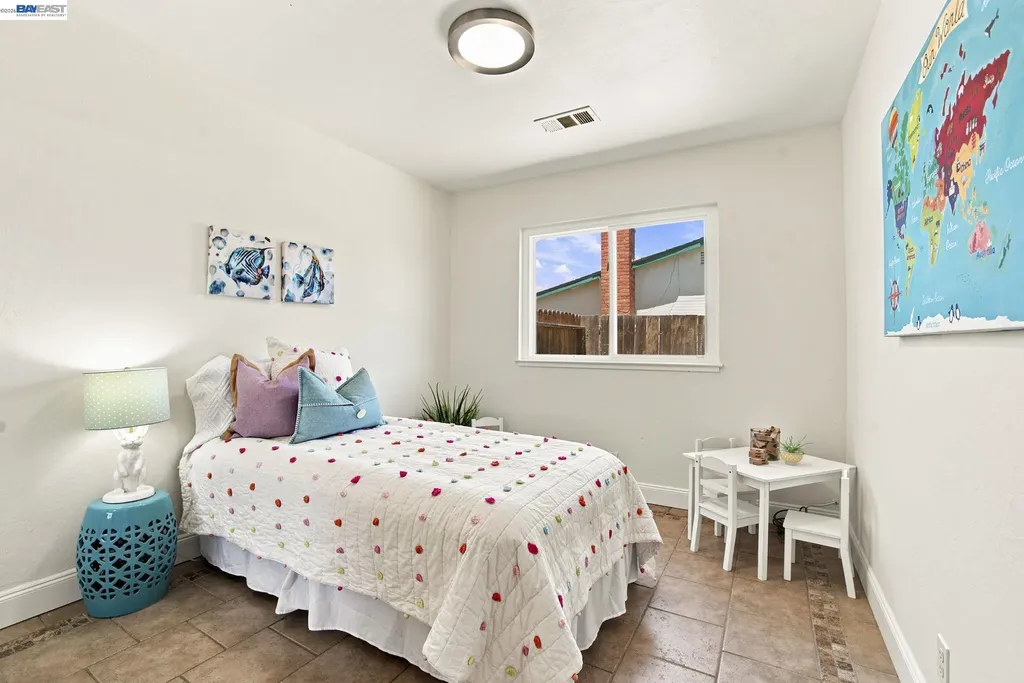54 Lakeview Drive Bay Point CA 94565