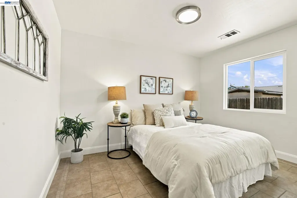 54 Lakeview Drive Bay Point CA 94565