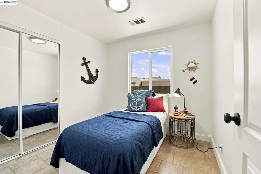 54 Lakeview Drive Bay Point CA 94565
