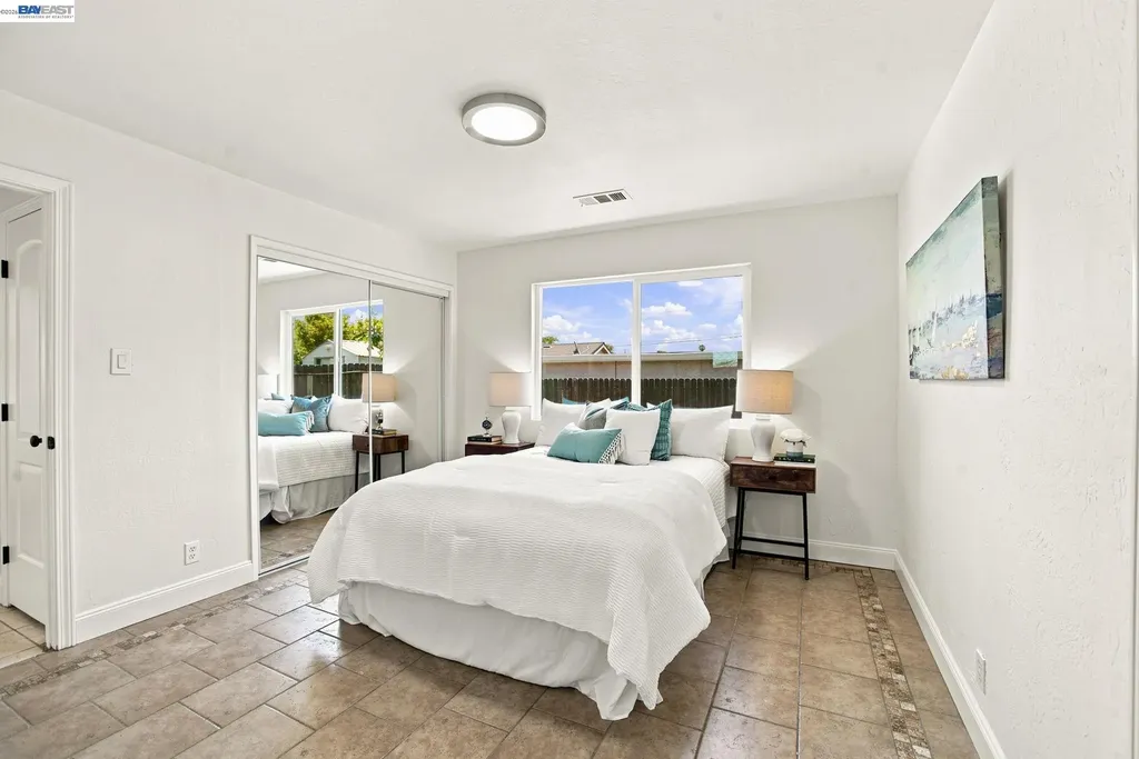 54 Lakeview Drive Bay Point CA 94565