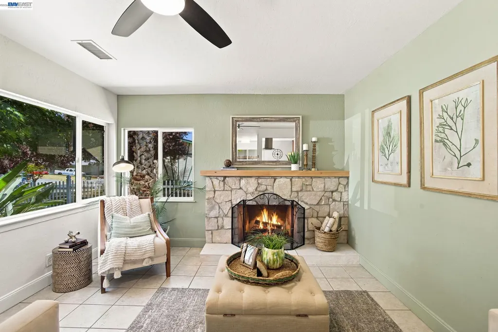 54 Lakeview Drive Bay Point CA 94565