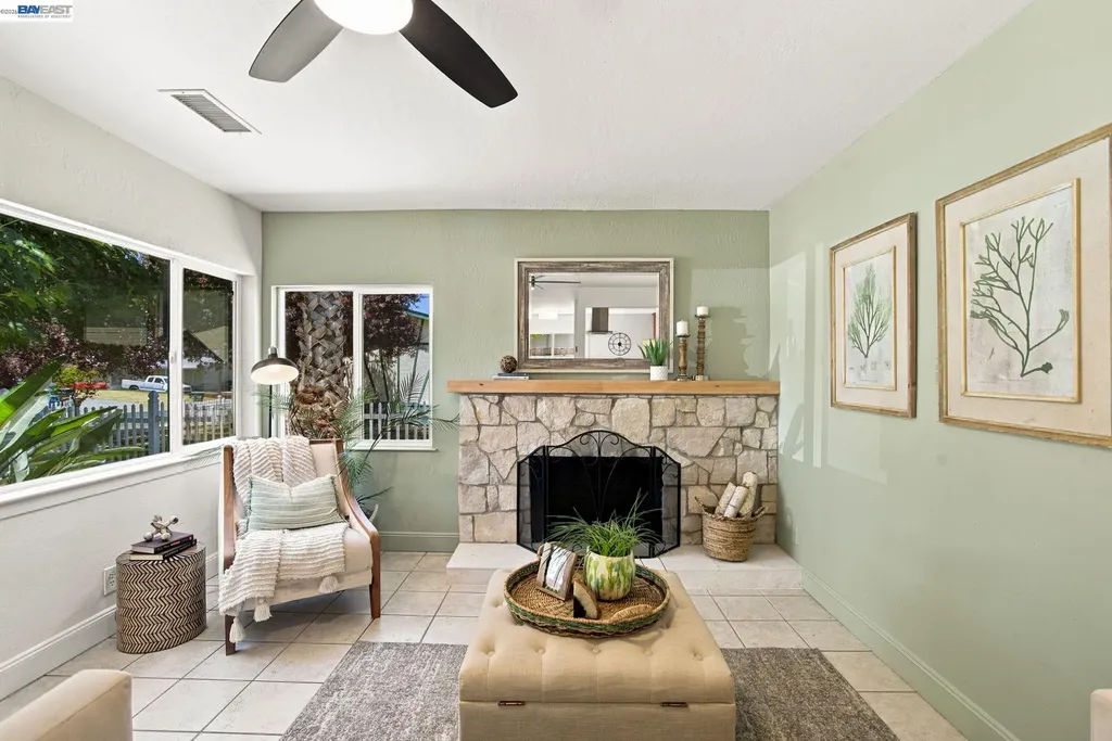 54 Lakeview Drive Bay Point CA 94565