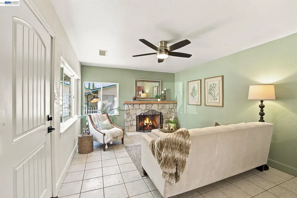 54 Lakeview Drive Bay Point CA 94565