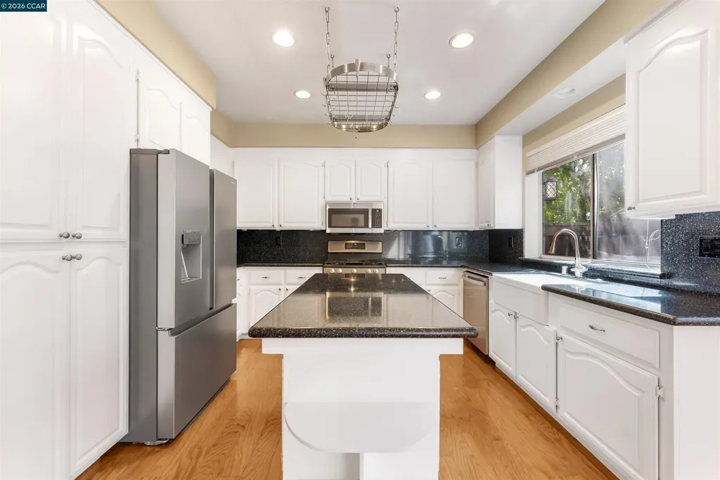 612 Julpun Loop Clayton CA 94517