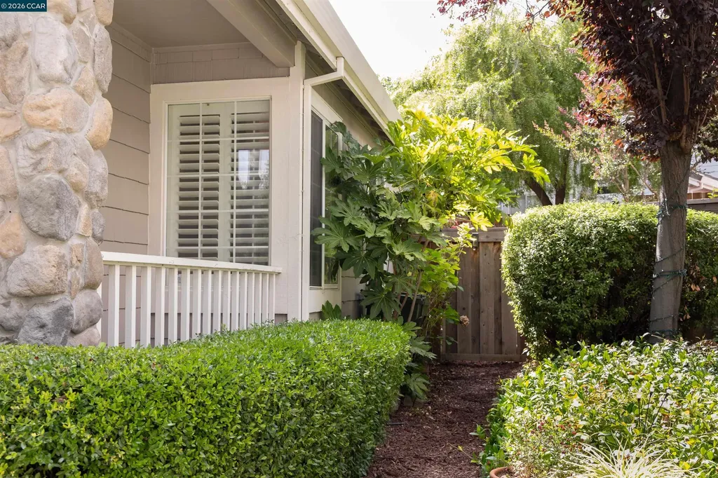 612 Julpun Loop Clayton CA 94517