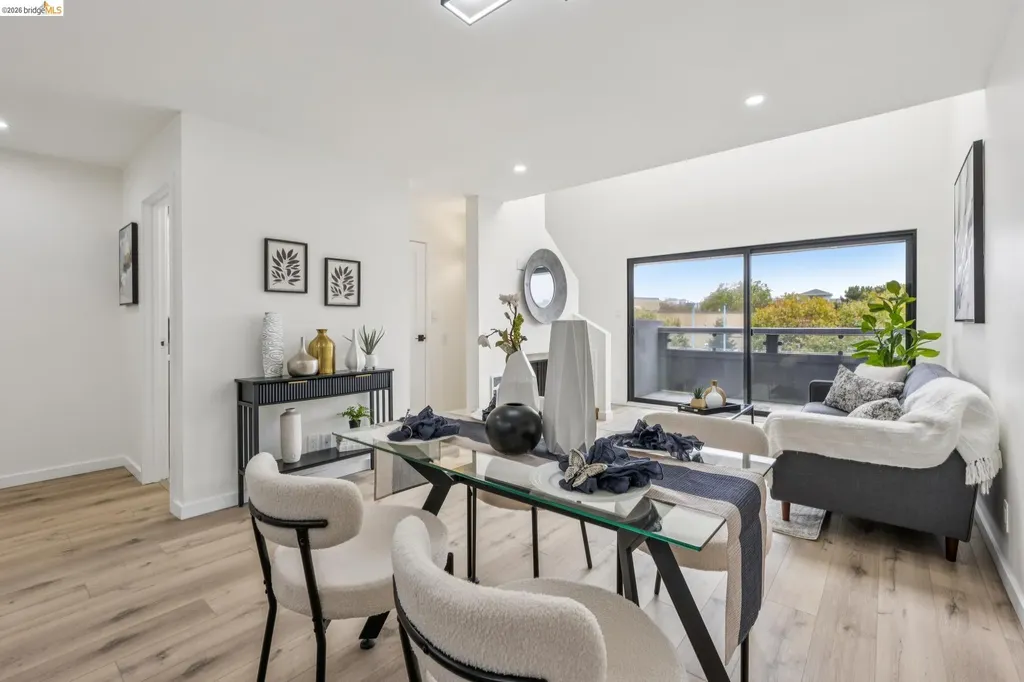 7 Embarcadero West Oakland CA 94607