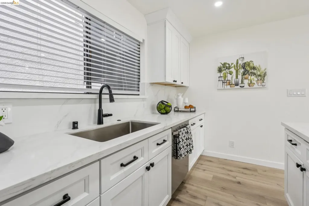 7 Embarcadero West Oakland CA 94607