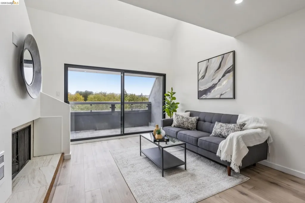 7 Embarcadero West Oakland CA 94607