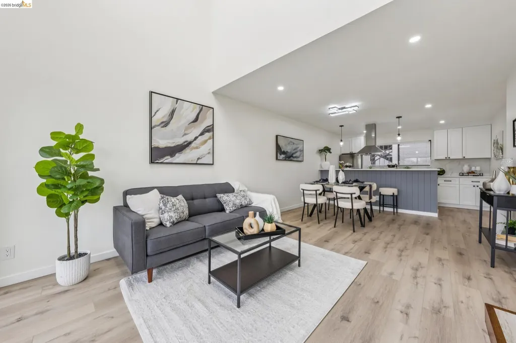 7 Embarcadero West Oakland CA 94607