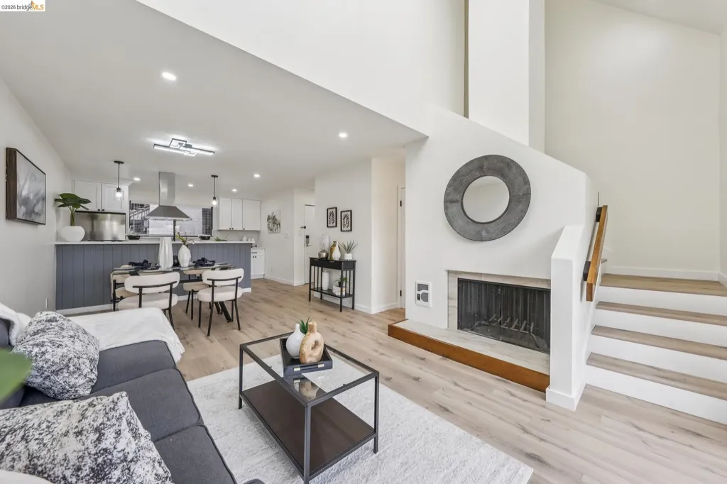 7 Embarcadero West Oakland CA 94607