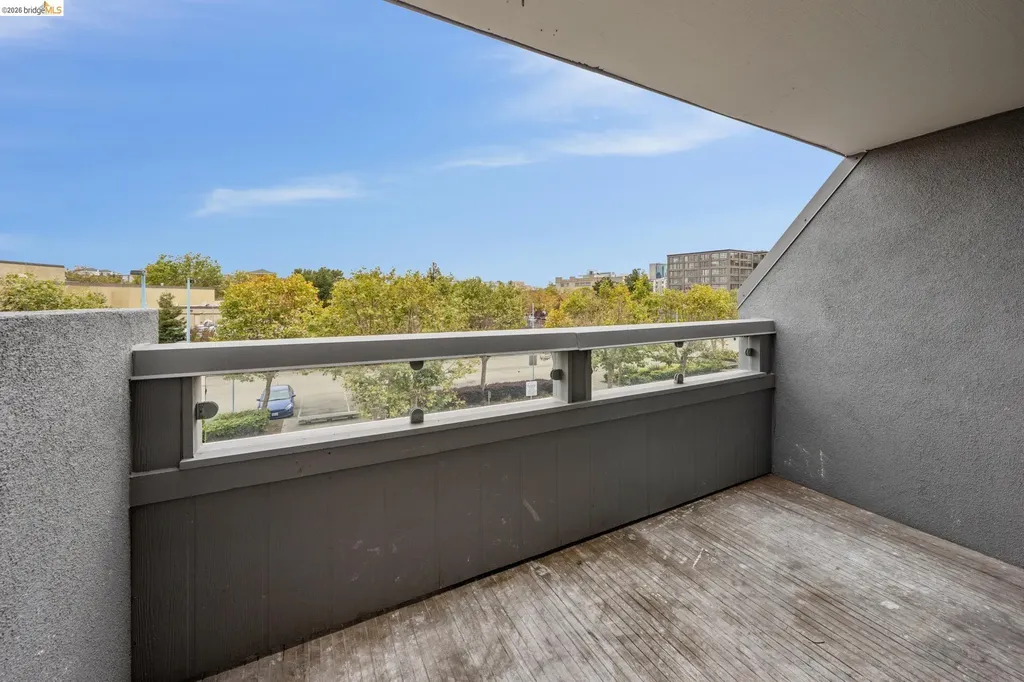 7 Embarcadero West Oakland CA 94607