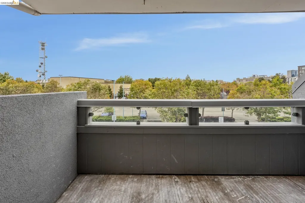 7 Embarcadero West Oakland CA 94607