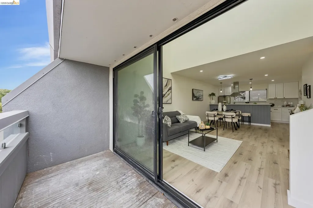 7 Embarcadero West Oakland CA 94607