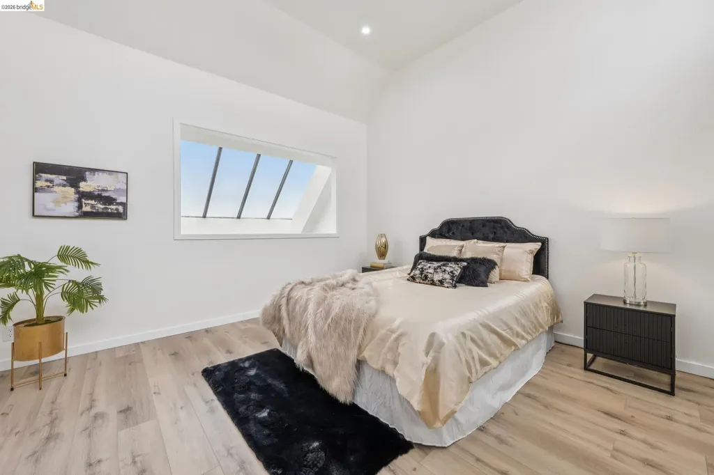 7 Embarcadero West Oakland CA 94607