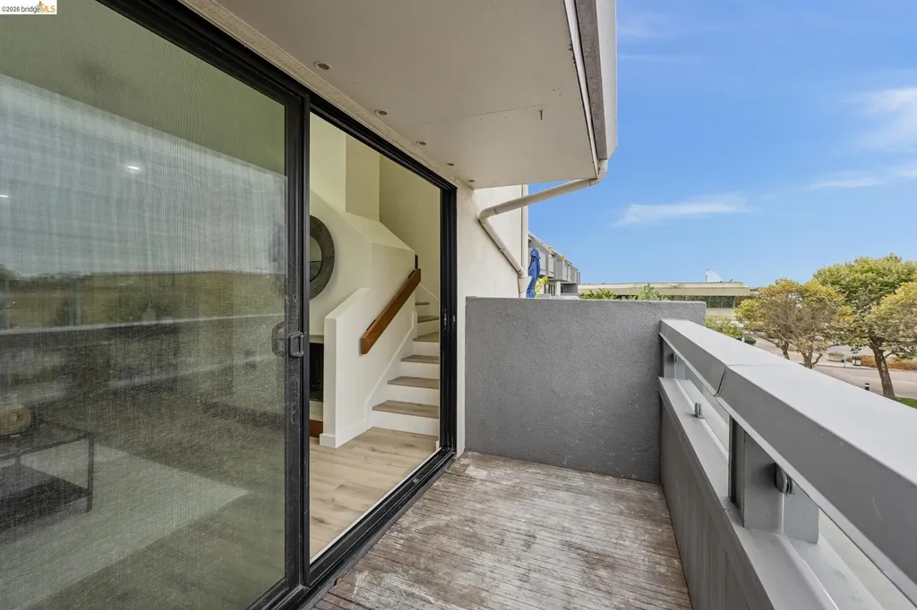 7 Embarcadero West Oakland CA 94607