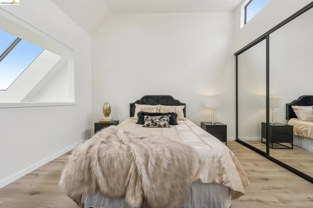 7 Embarcadero West Oakland CA 94607
