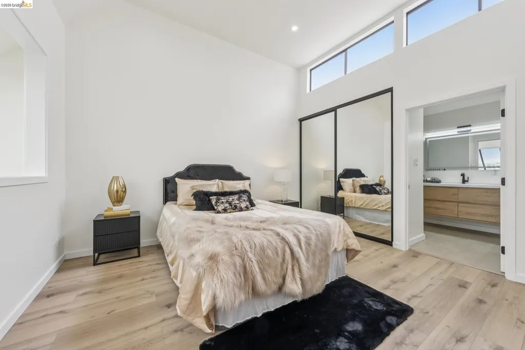 7 Embarcadero West Oakland CA 94607