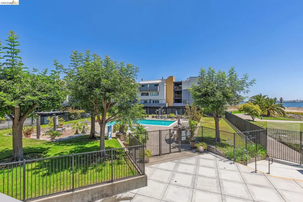 7 Embarcadero West Oakland CA 94607