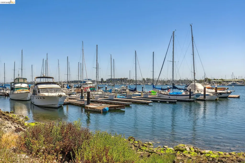 7 Embarcadero West Oakland CA 94607
