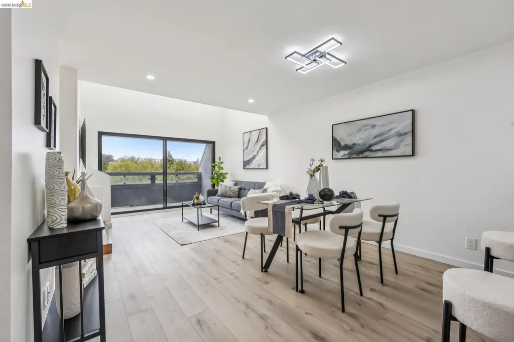 7 Embarcadero West Oakland CA 94607