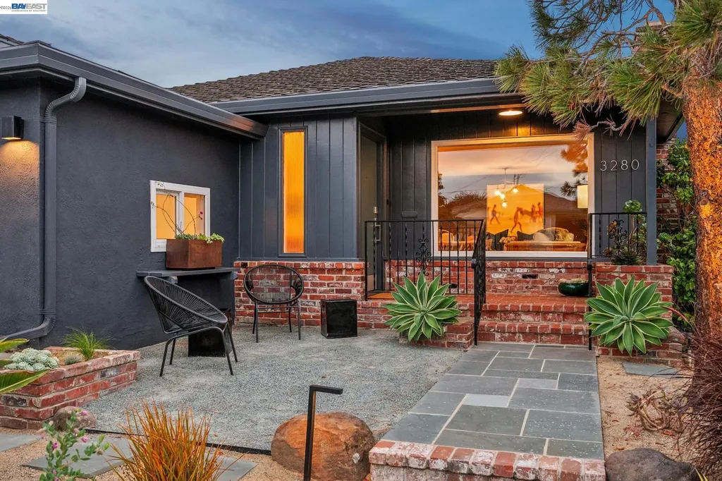 3280 Adams Street Alameda CA 94501