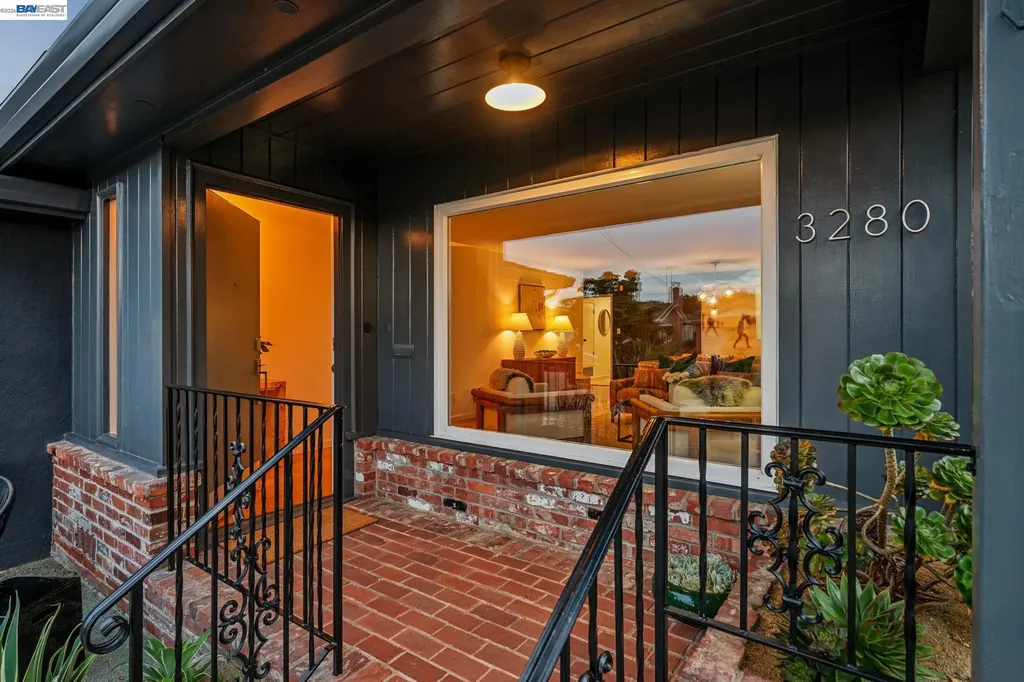 3280 Adams Street Alameda CA 94501