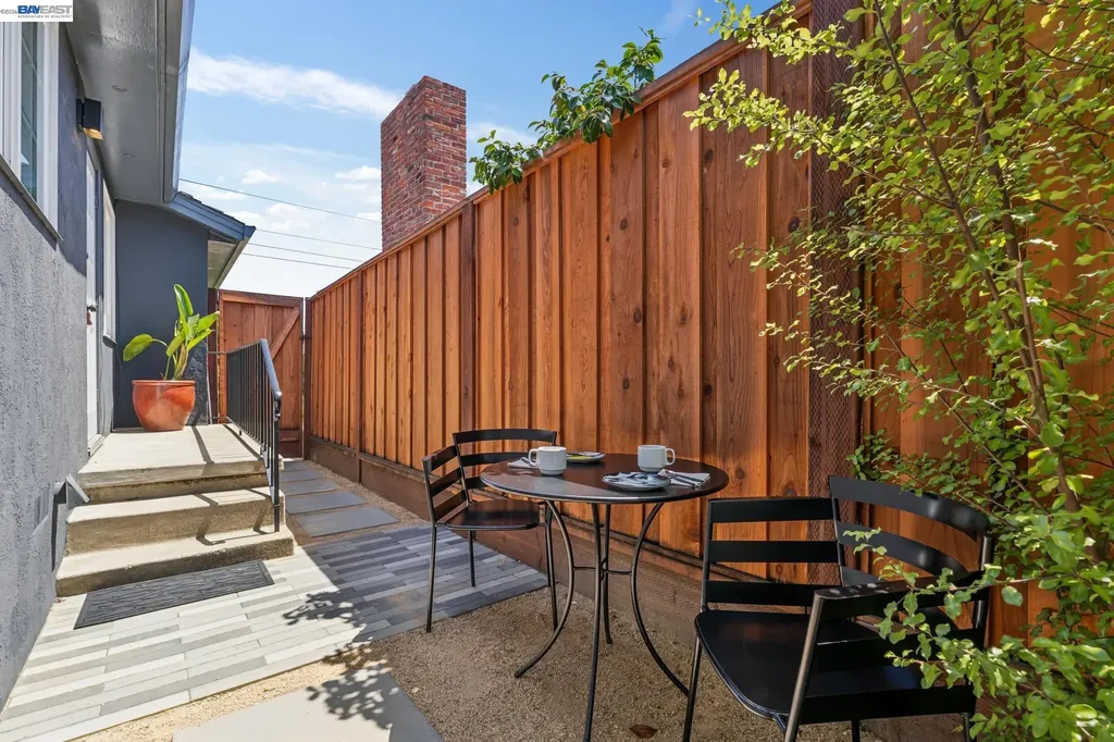 3280 Adams Street Alameda CA 94501