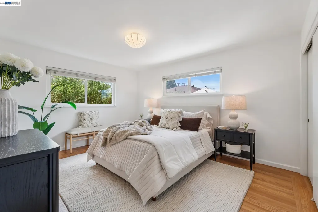 3280 Adams Street Alameda CA 94501