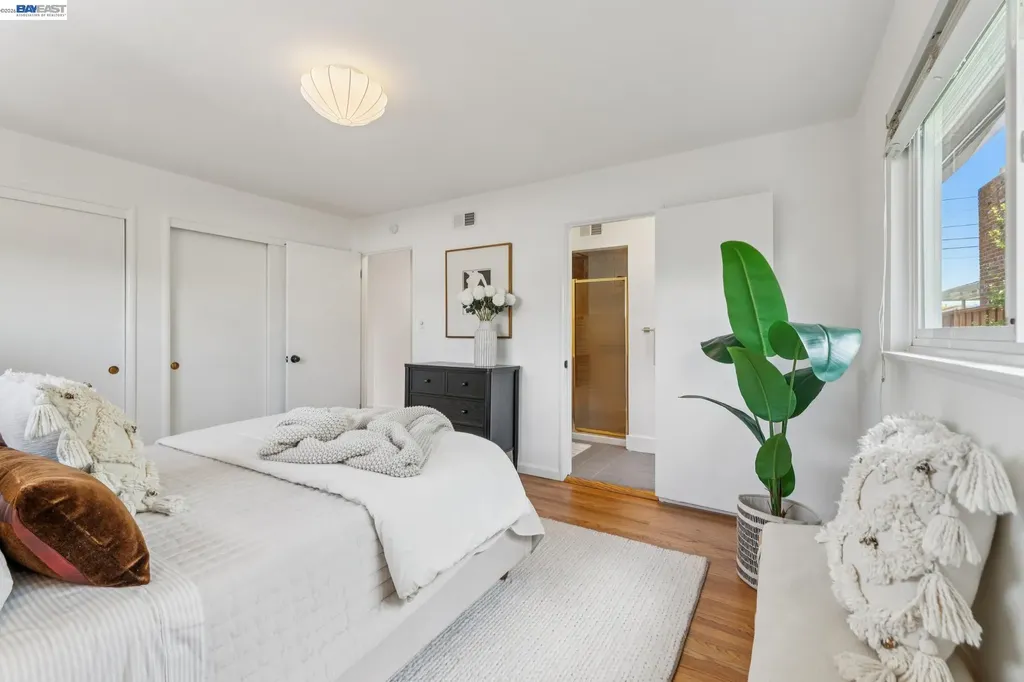 3280 Adams Street Alameda CA 94501