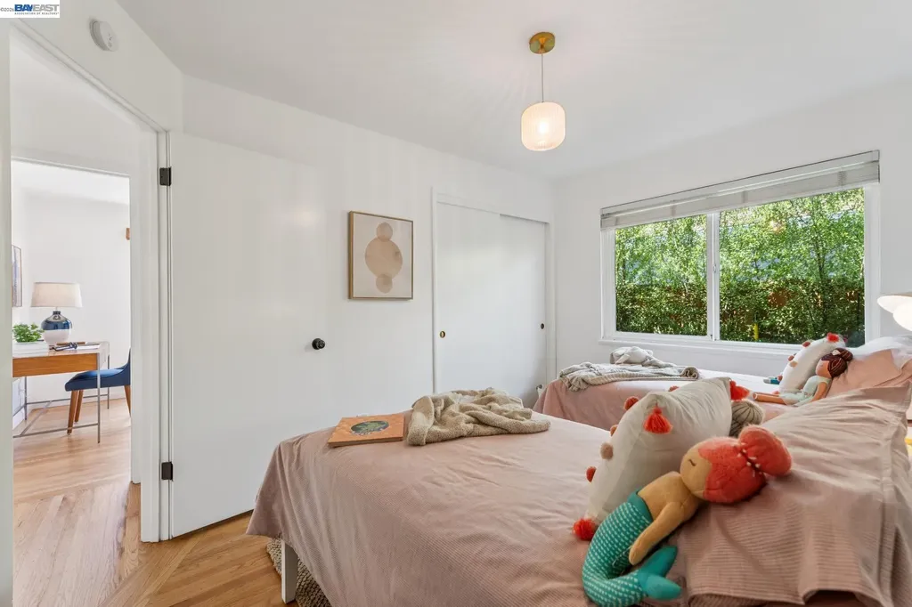 3280 Adams Street Alameda CA 94501
