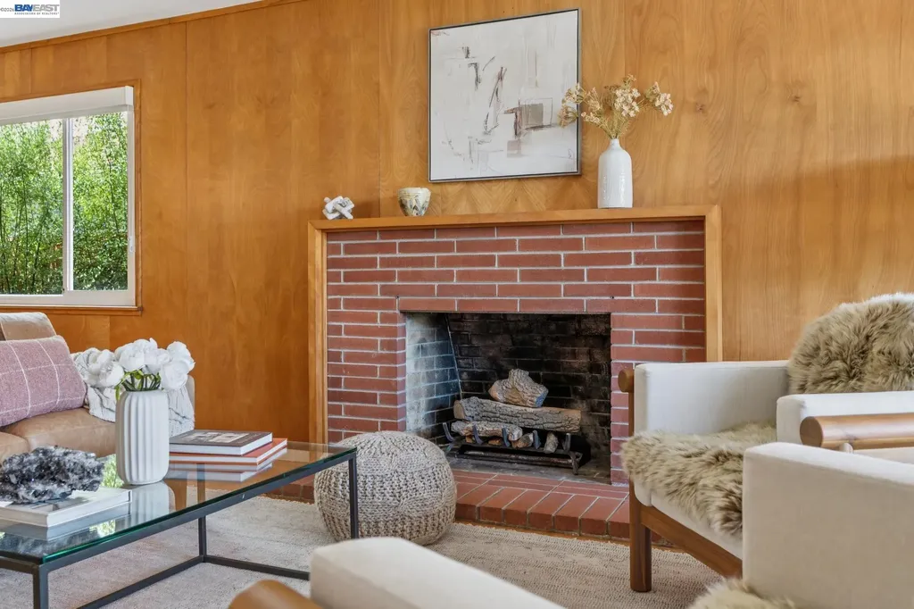 3280 Adams Street Alameda CA 94501