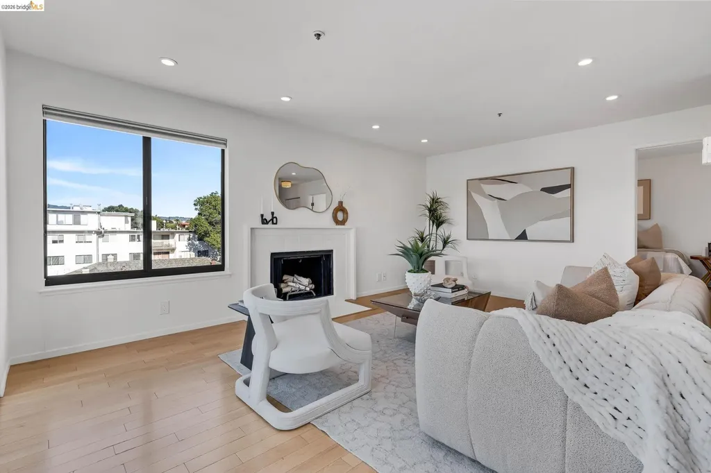 322 Hanover Avenue Oakland CA 94606