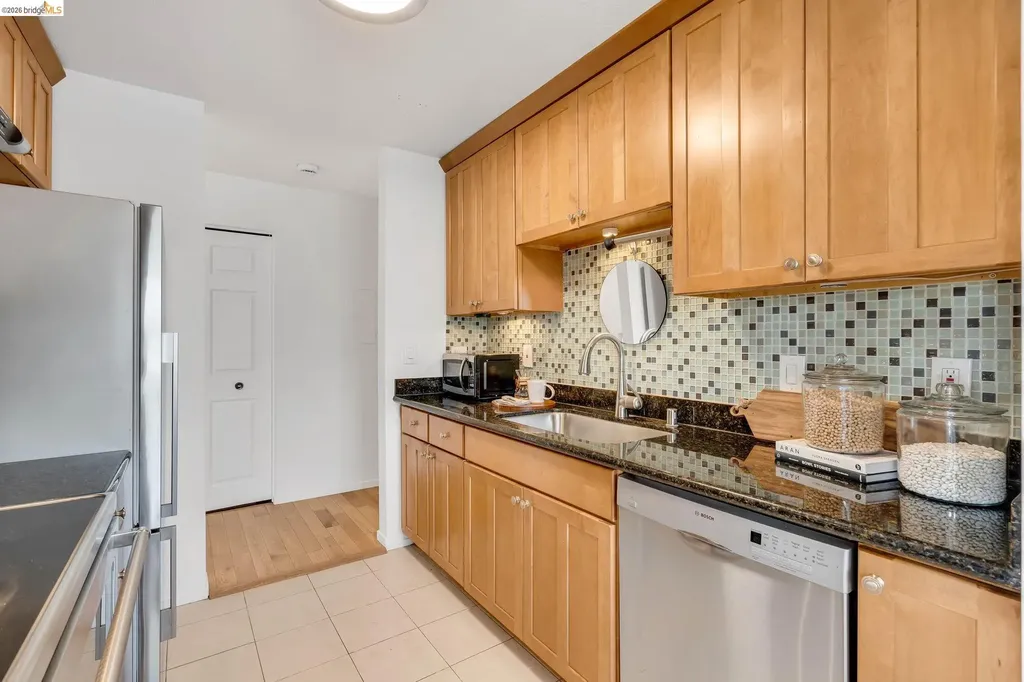 322 Hanover Avenue Oakland CA 94606